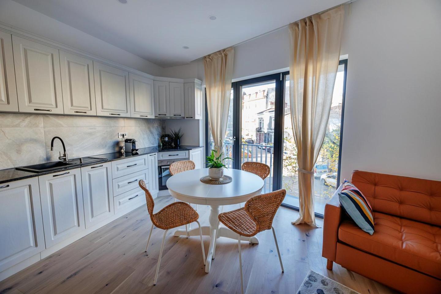 בוקרשט The Corner Luxe Apartment מראה חיצוני תמונה