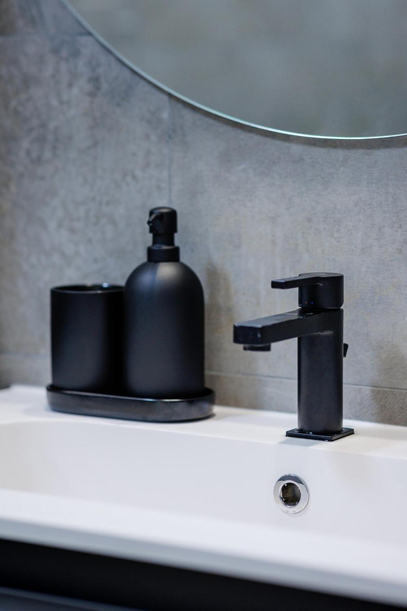 בוקרשט The Corner Luxe Apartment מראה חיצוני תמונה