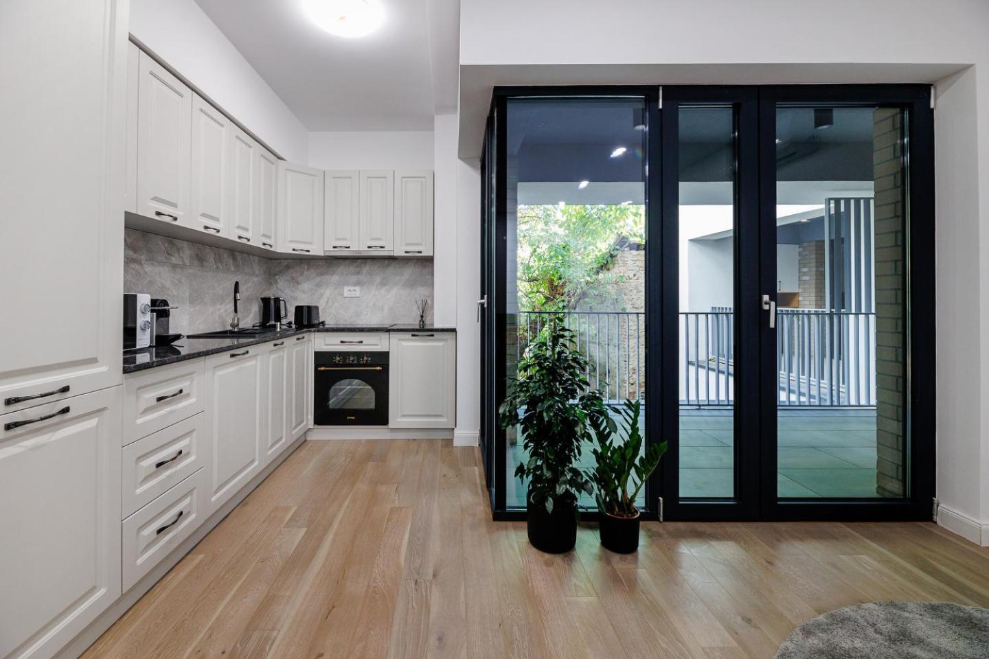 בוקרשט The Corner Luxe Apartment מראה חיצוני תמונה